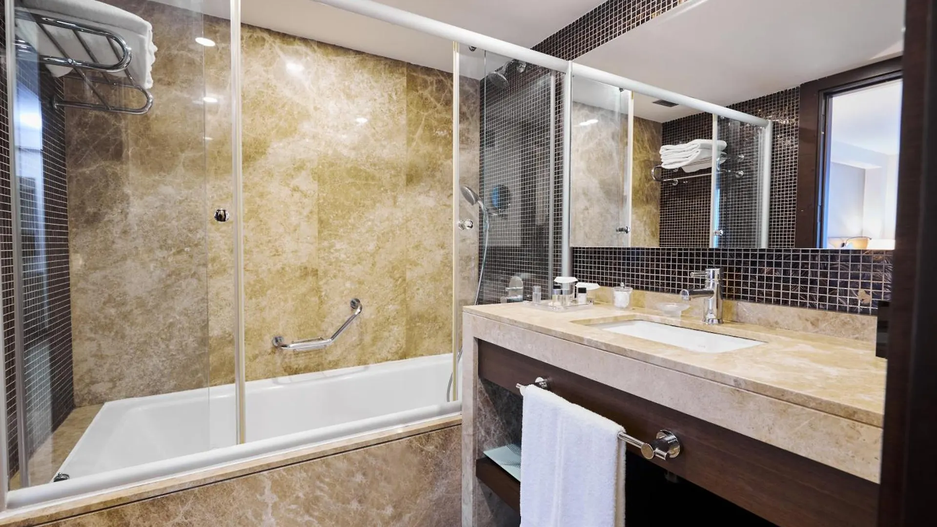 Dedeman Istanbul Hotel